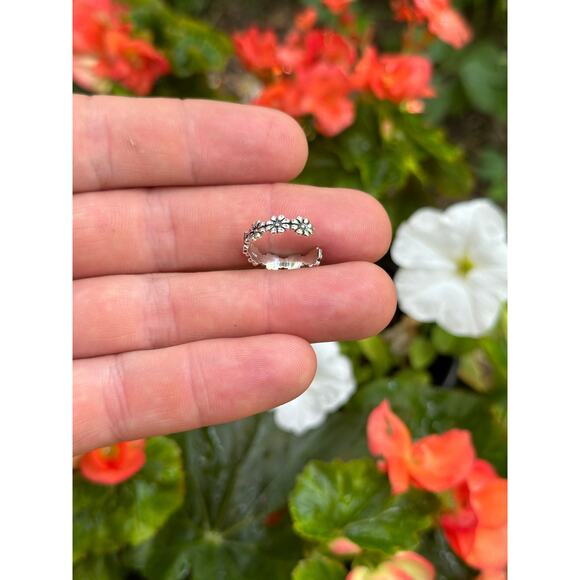 Sterling Silver Adjustable Oxidized Flower Toe Ring - Picture 3 of 5